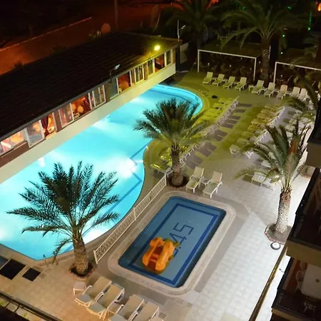 Hotel Cinar Family Suite Hotel Side